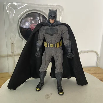 Skladem Mezco Jeden:12 Batman Akční Figurka Bruce Wayne Kolektivní Vysoce Kvalitní Bjd Hračky, Panenky Děti Vánoční Dárek Doprava Zdarma